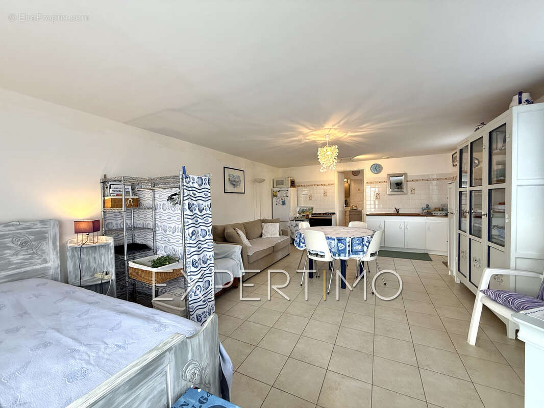 Terrain à LONGEVILLE-SUR-MER