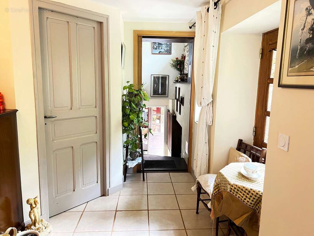 Maison à LACAPELLE-MARIVAL