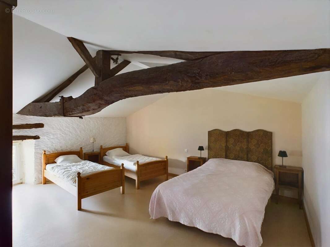 Maison à SAINT-JEAN-D'ANGELY