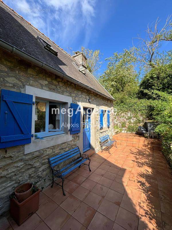 Maison à LA ROCHE-DERRIEN