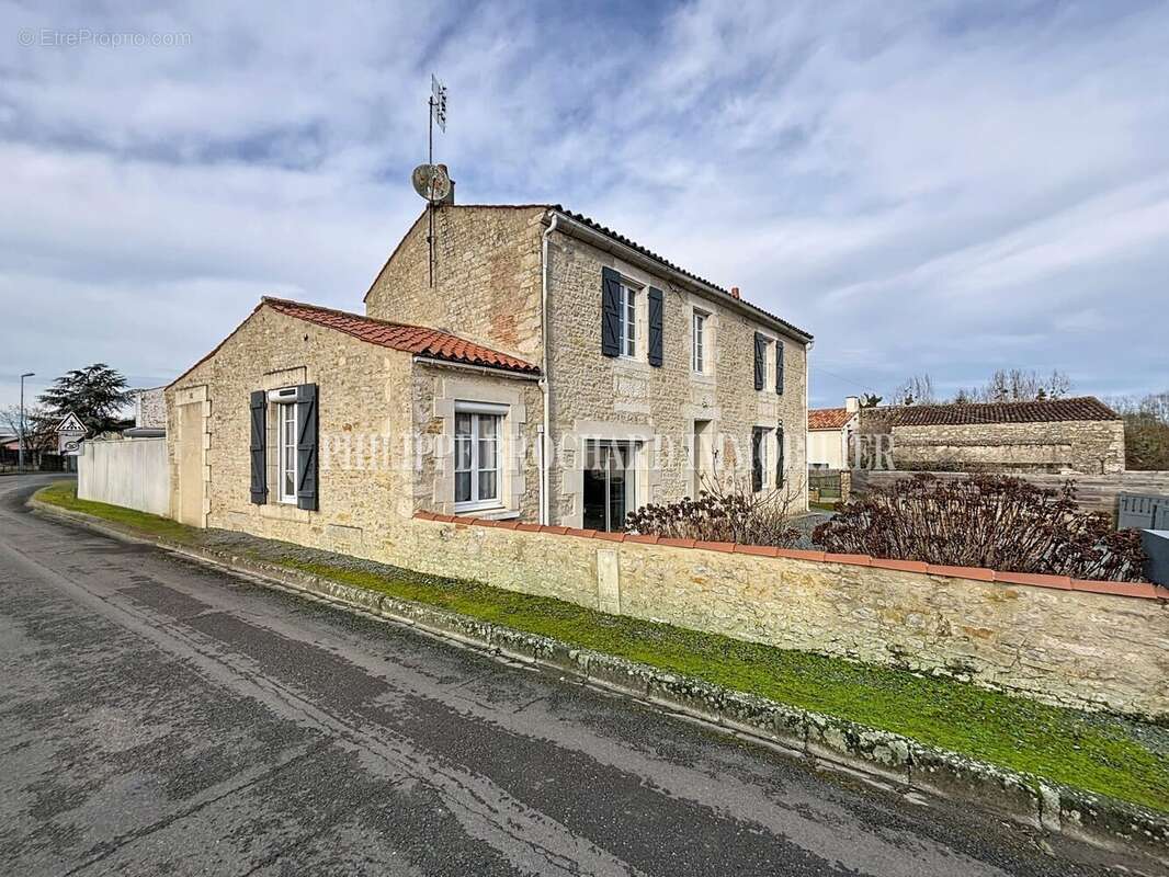 Maison à MAREUIL-SUR-LAY-DISSAIS
