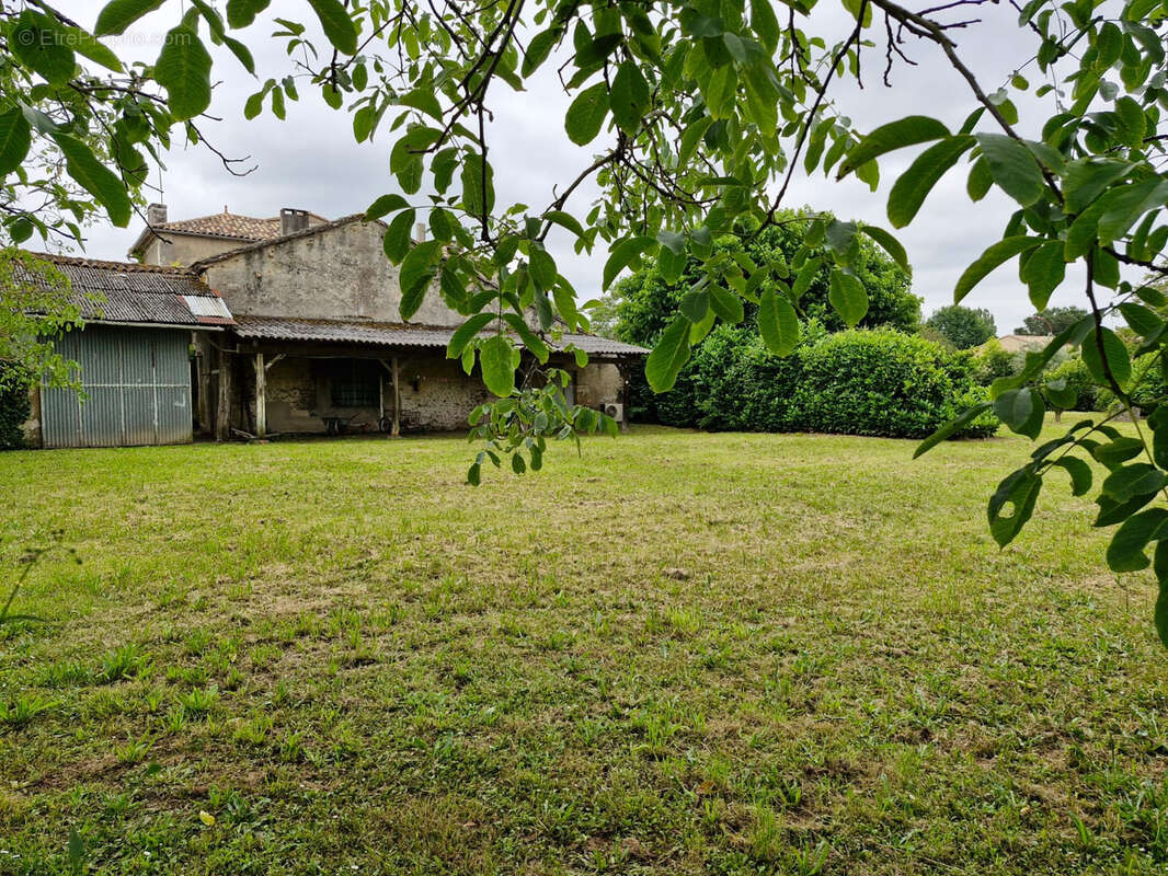 Maison à LAMOTHE-MONTRAVEL