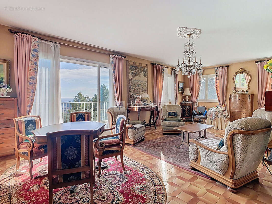 Maison à LA VALETTE-DU-VAR