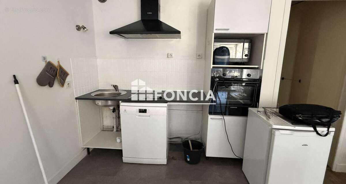 À VENDRE – Agréable studio de 35 m² en centre-ville dans résidence entretenue avec ascenseur - photo 2