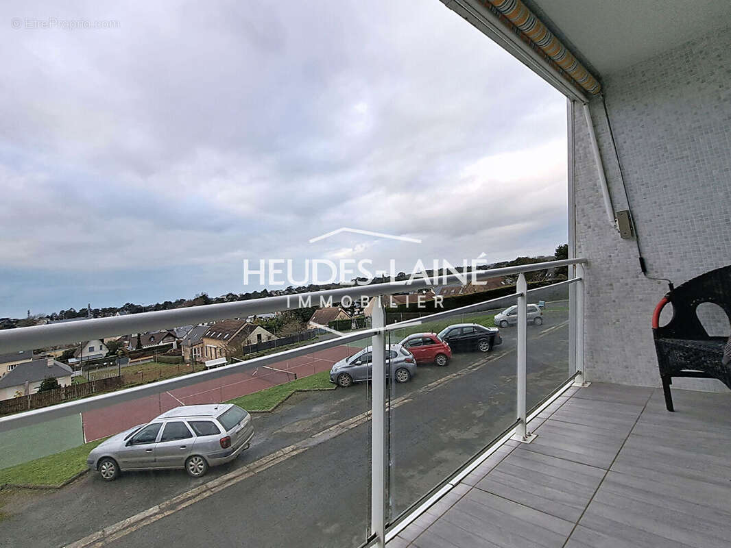 Appartement à JULLOUVILLE