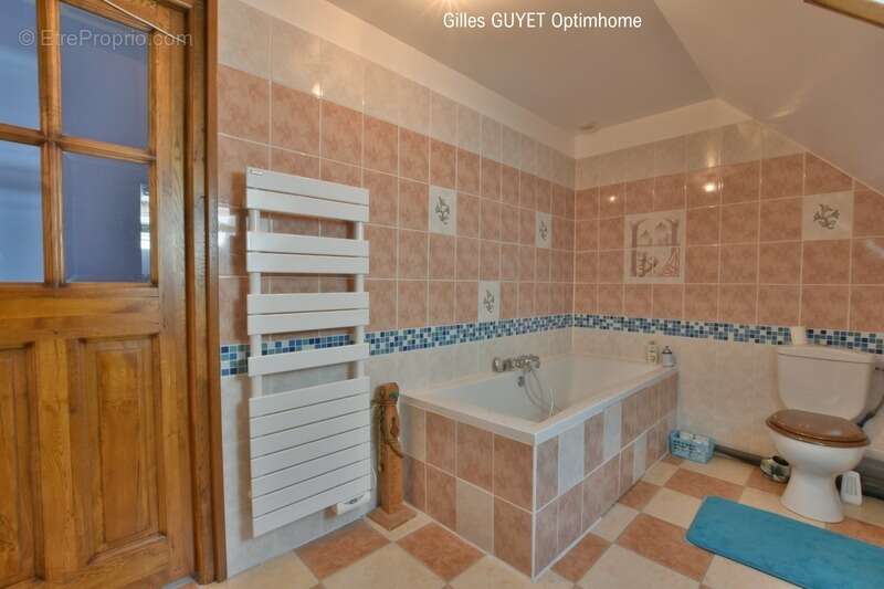 BERNAY,MAISON INDIVIDUELLE T9, DPE:C  177M  6 chambres. Terrain de 1000M² env. 319990€ - photo 12