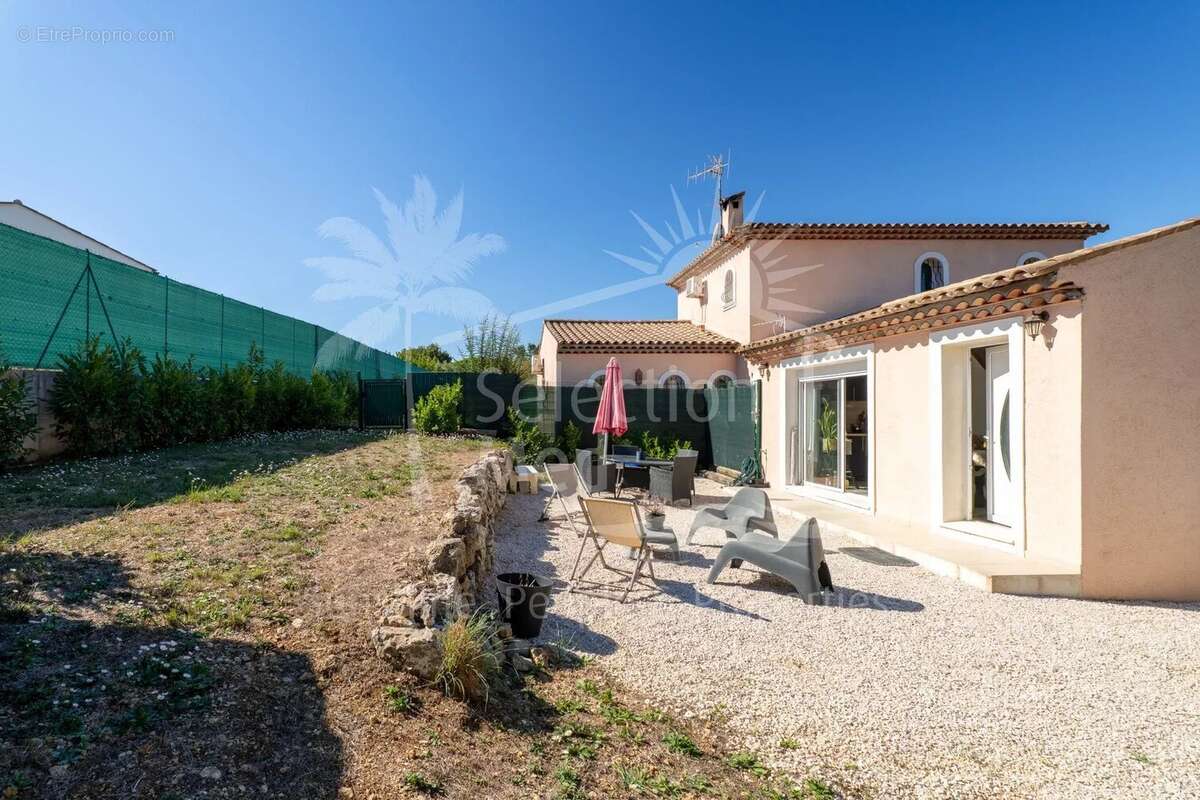 Maison à MOUANS-SARTOUX