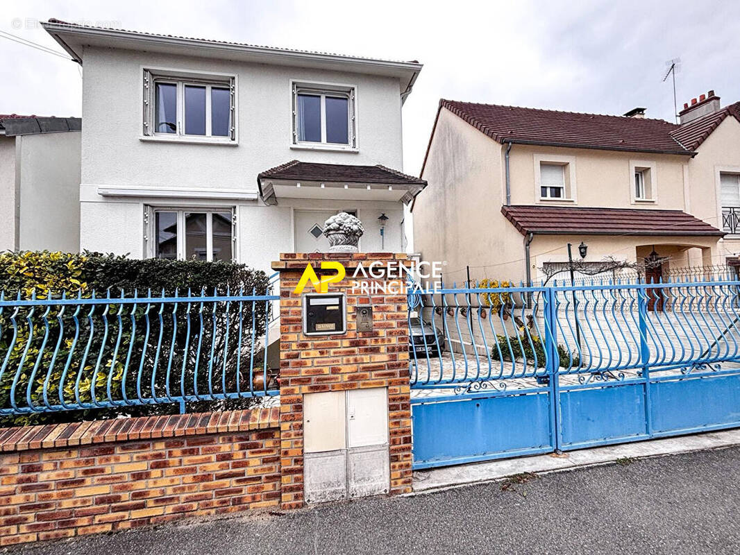 Maison à SARTROUVILLE