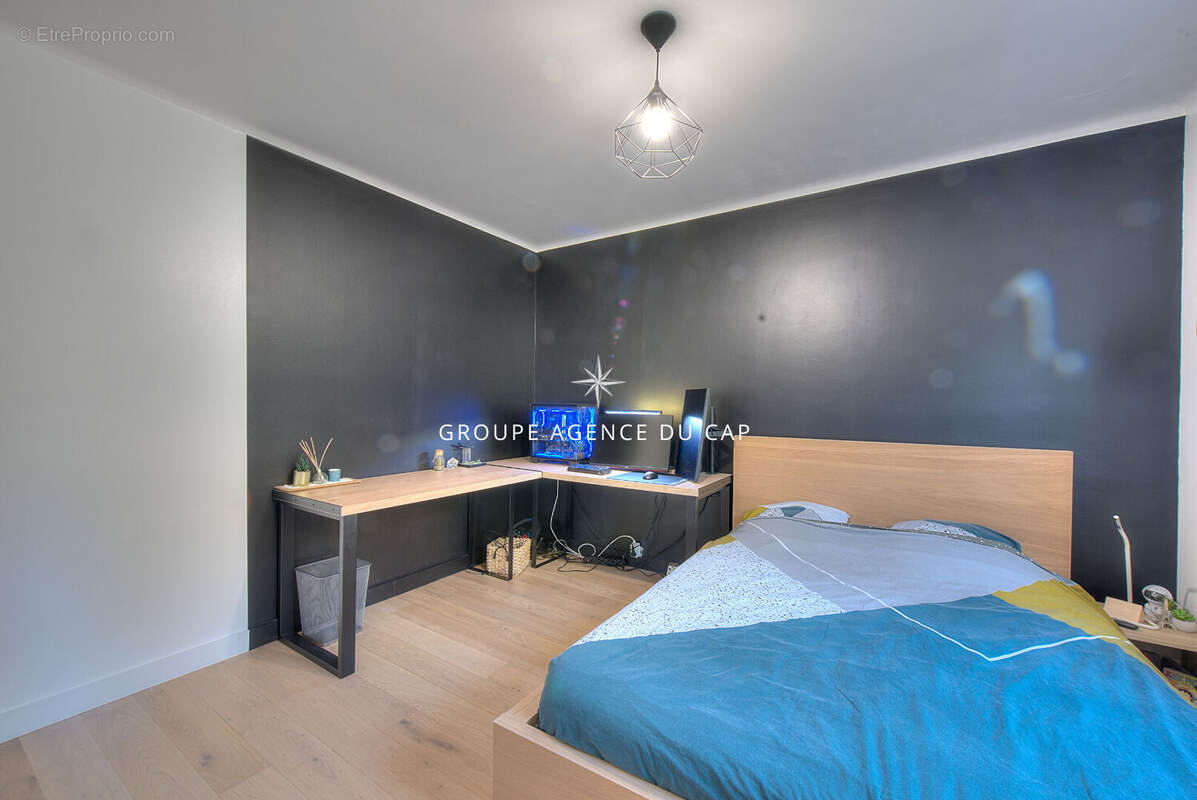 EXCLUSIVITÉ ! Fréjus Valescure, VILLA 7 pièces, 4 chambres, bureau, piscine, terrain de 1980m² - photo 18