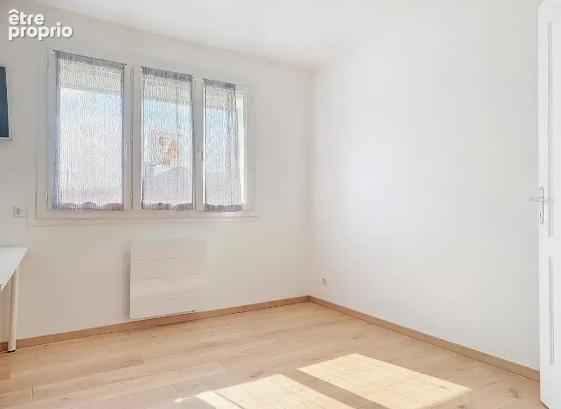 Maison - 5 Chambres - 2 Logements possibles - 2 Garages - Cave - Terrasse - Piscine - photo 15