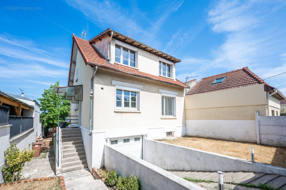 Maison à SARTROUVILLE