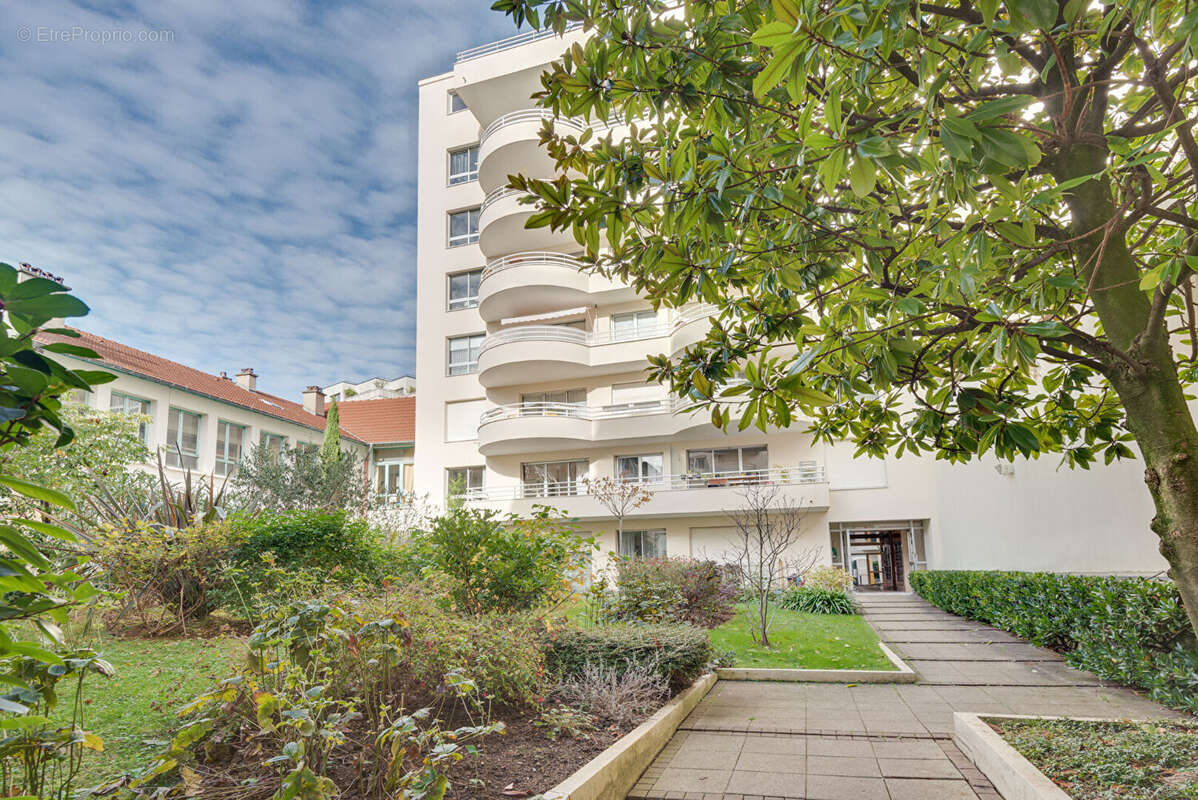 Appartement à PARIS-15E