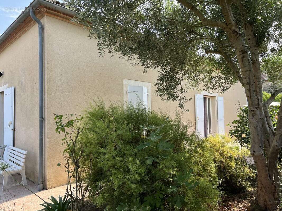 Maison à SAINT-URCISSE