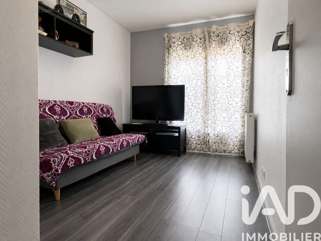 Maison 152 m² à Sainte-Eulalie  - photo 7