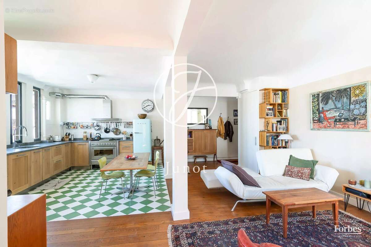 Appartement à PARIS-18E