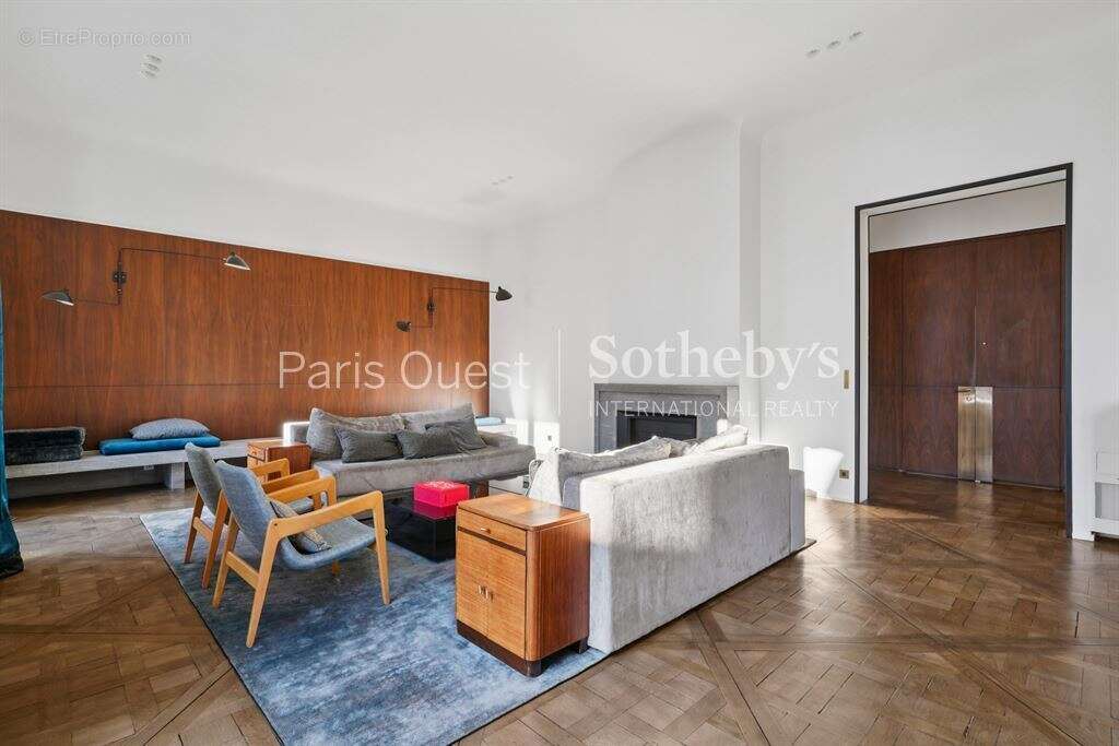 Appartement à NEUILLY-SUR-SEINE