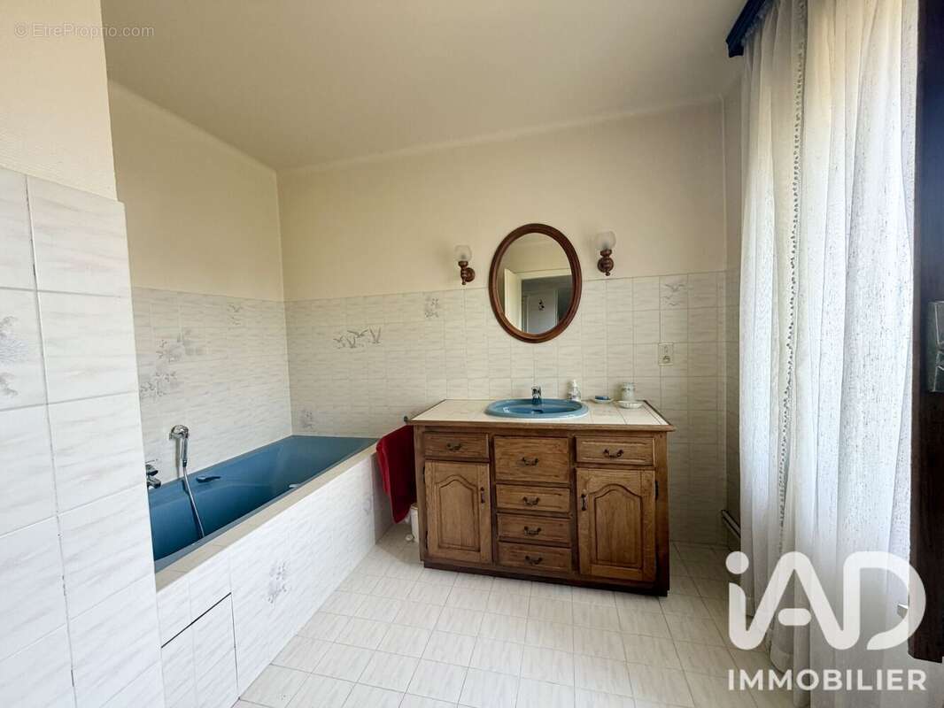 Maison 171 m² à Montreux-Vieux  - photo 8