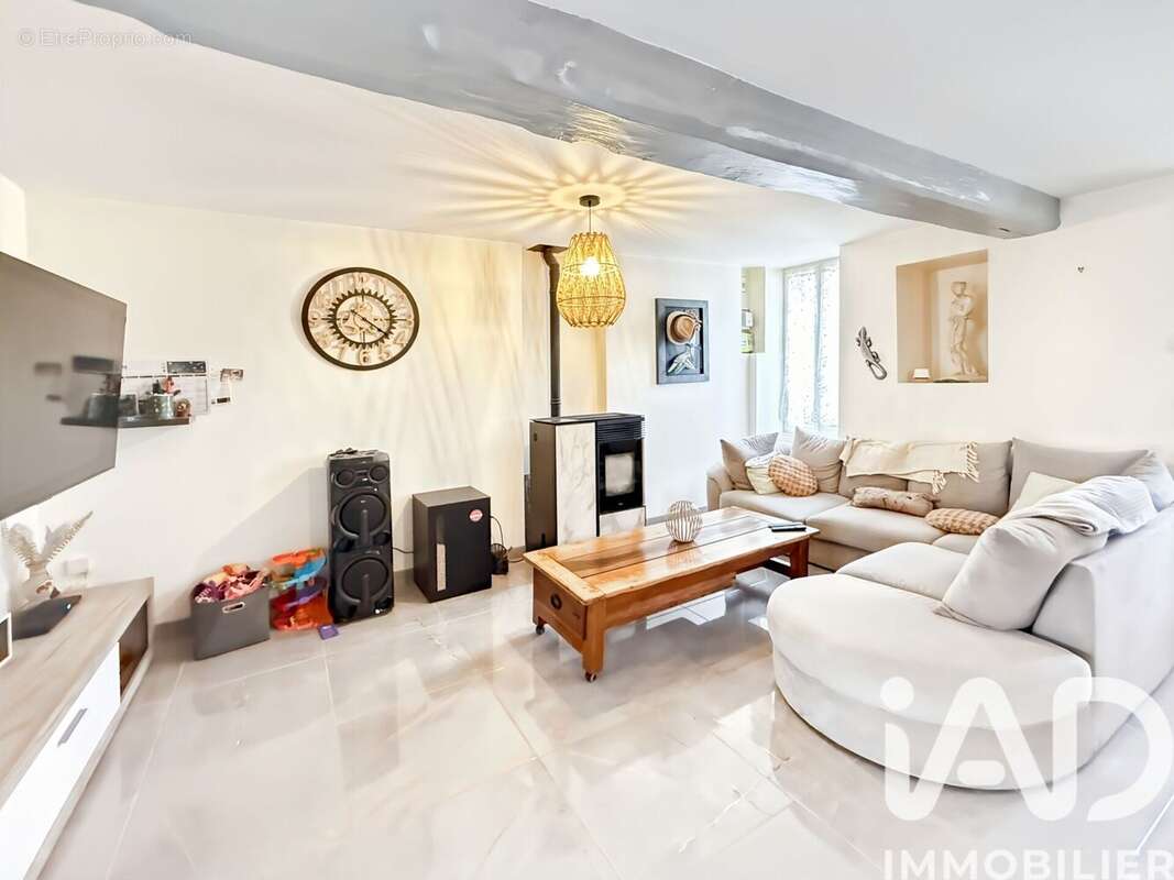 Photo 2 - Maison à SAINT-SEROTIN