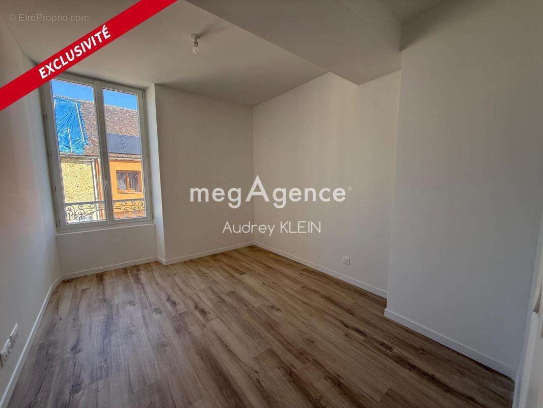 Appartement à COURSON-LES-CARRIERES