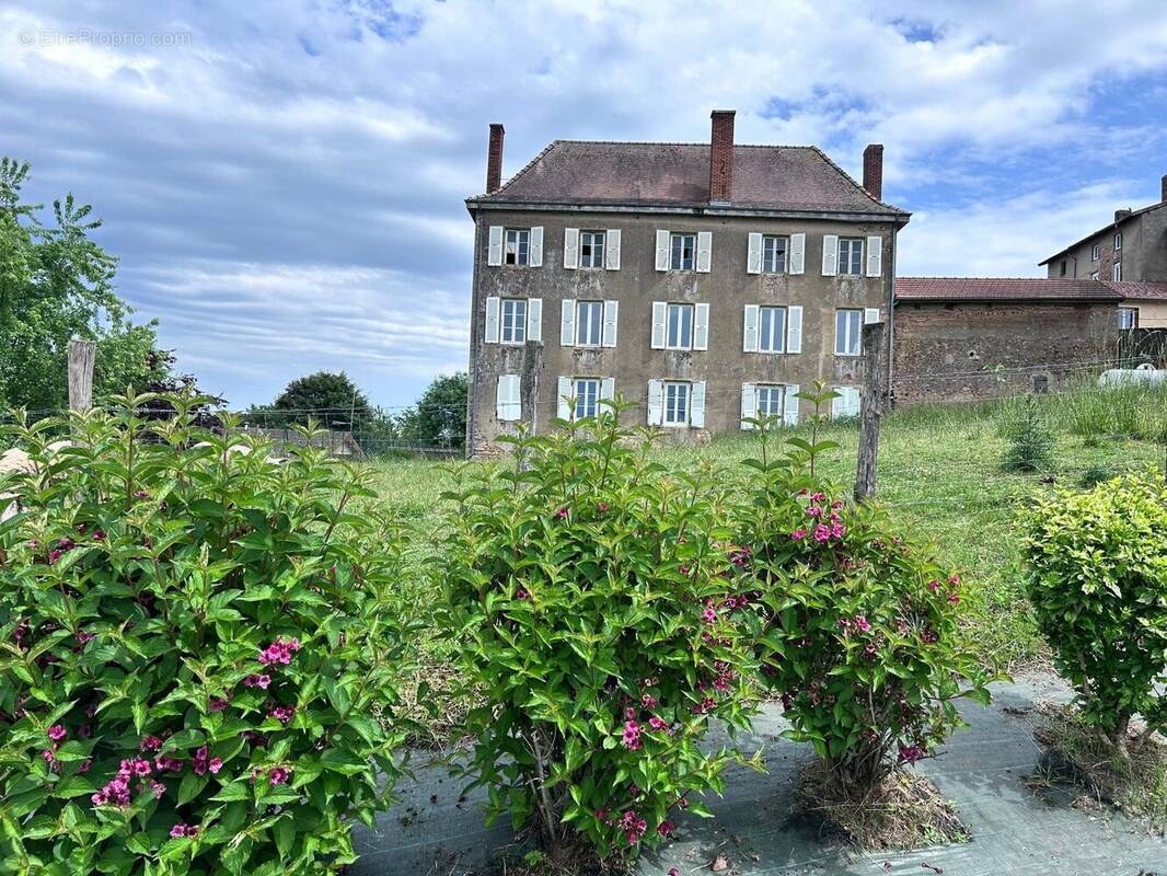 Appartement à COUTOUVRE