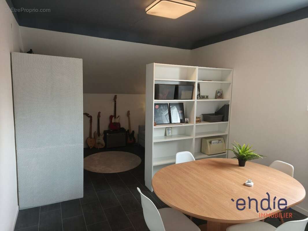 Maison à COSNE-D&#039;ALLIER