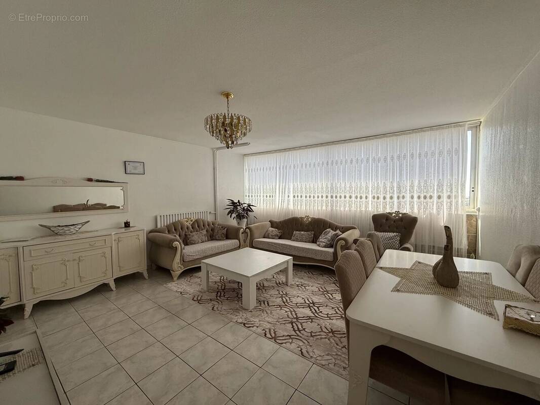 Appartement à MARSEILLE-15E