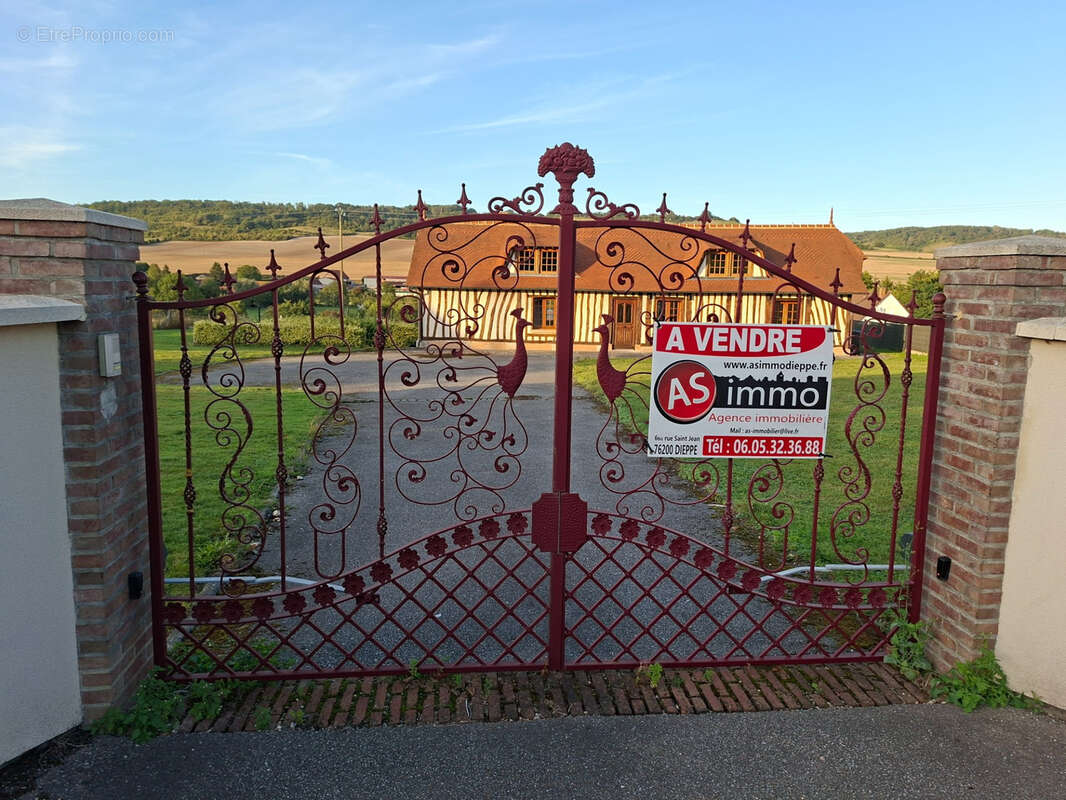 Maison à FREULLEVILLE