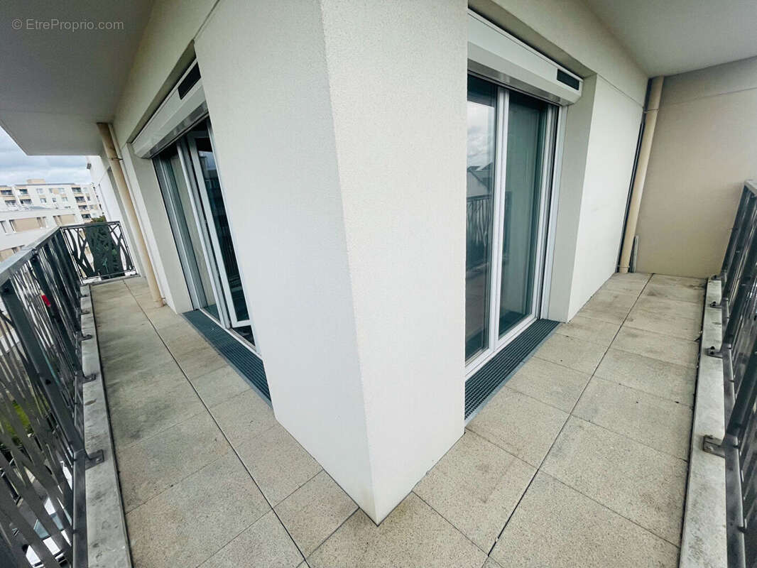 Appartement à SARTROUVILLE