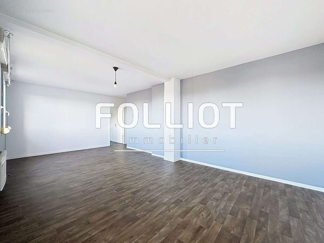 Appartement à DONVILLE-LES-BAINS