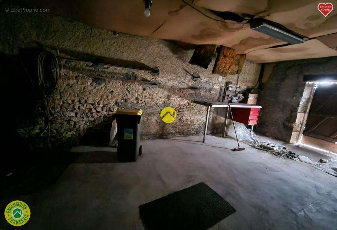 Maison à LA GUERCHE-SUR-L&#039;AUBOIS