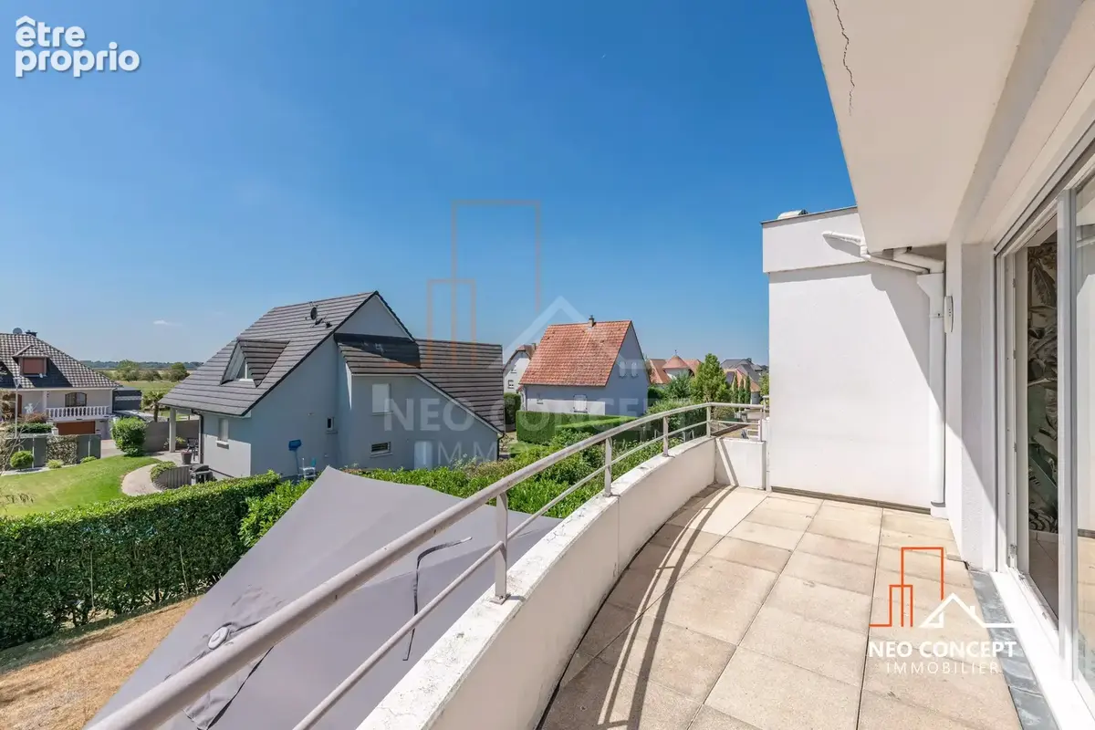 Beau 4 pièces de 81 m2 loi carrez avec terrasse, garage, cave et parking sis Hoerdt. - photo 2