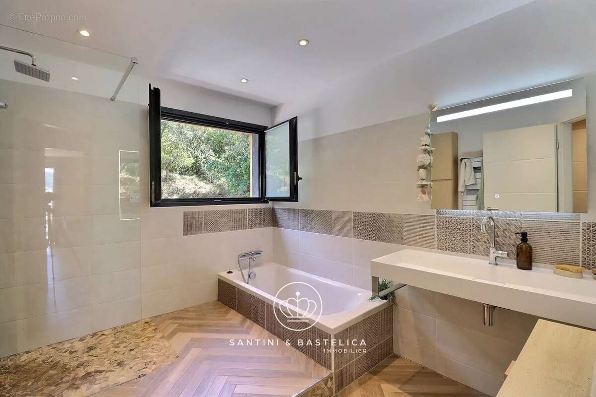 Villa contemporaine avec piscine et dépendance à Pietralba – Ajaccio - photo 18
