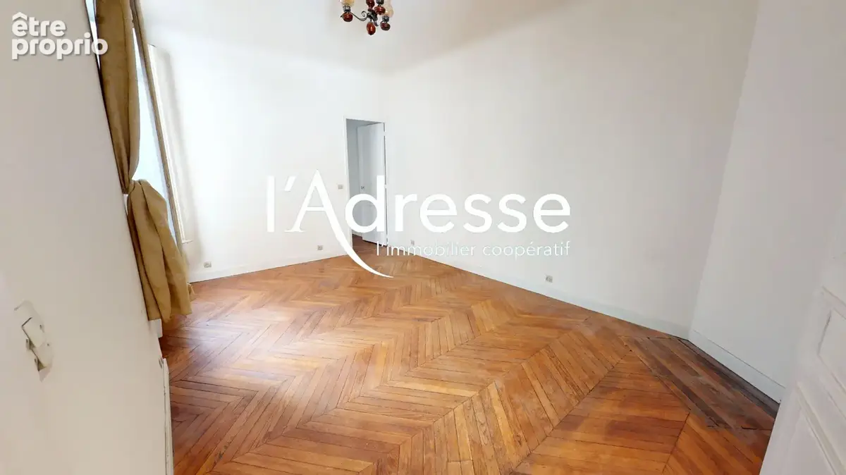 Appartement 3-4 pièces / 1-2 chambres - 75010 RUE LA FAYETTE - photo 11