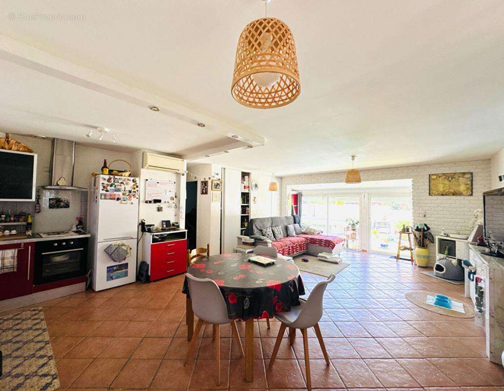 Maison à CHATEAUNEUF-LES-MARTIGUES