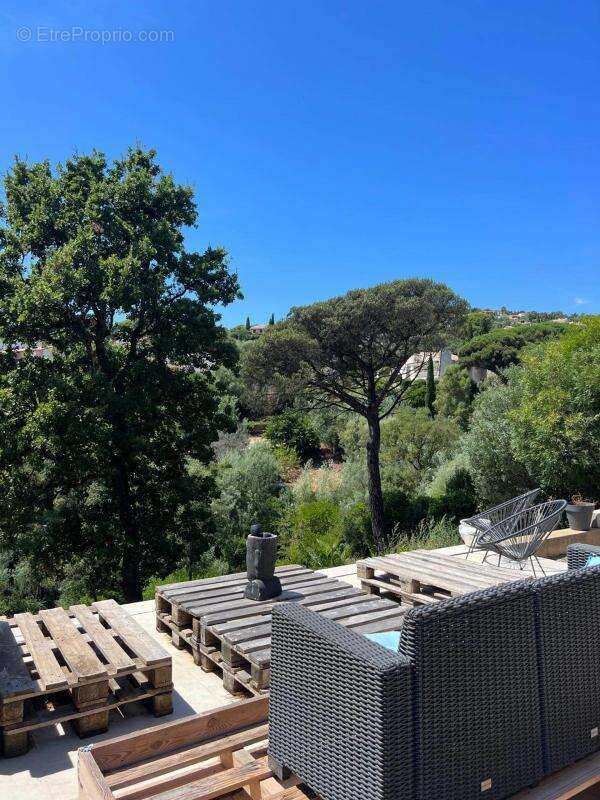 Maison à ROQUEBRUNE-SUR-ARGENS