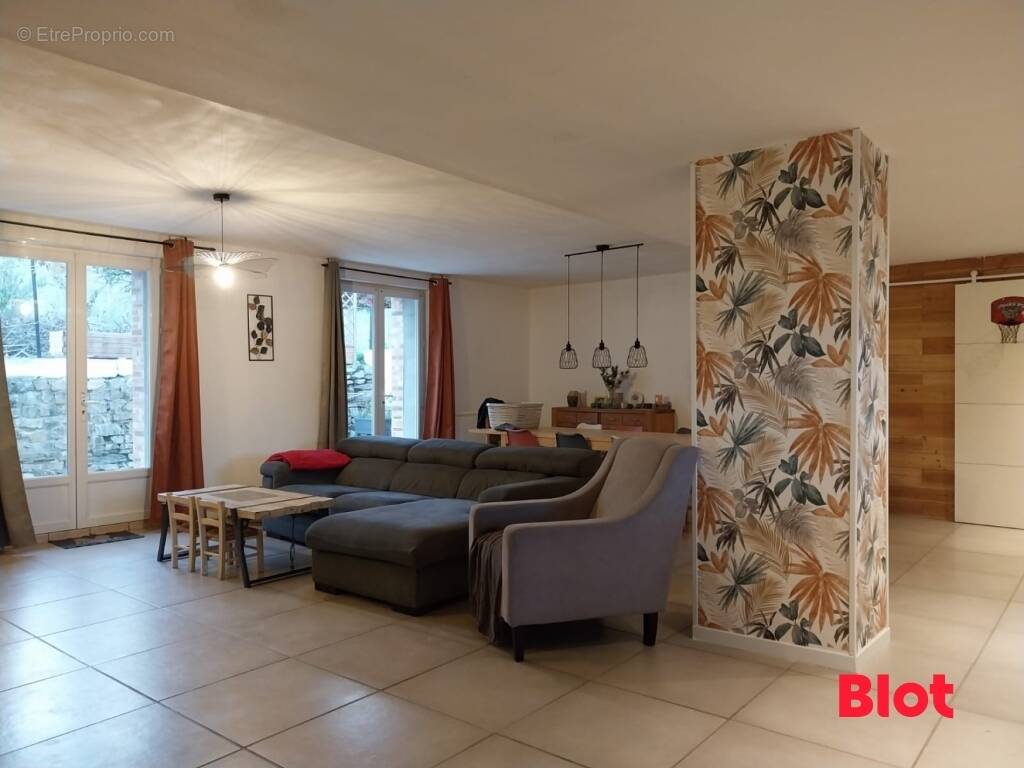 Maison à BAIN-DE-BRETAGNE