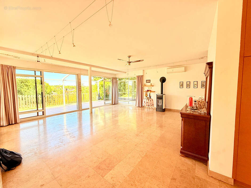 Maison 282 m² à Montmorillon  - photo 6