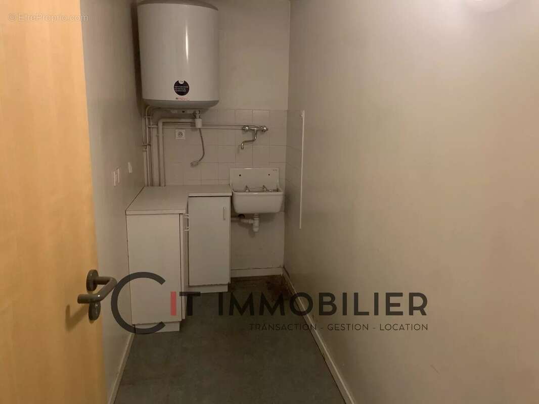 Commerce à LA TOUR-DU-PIN