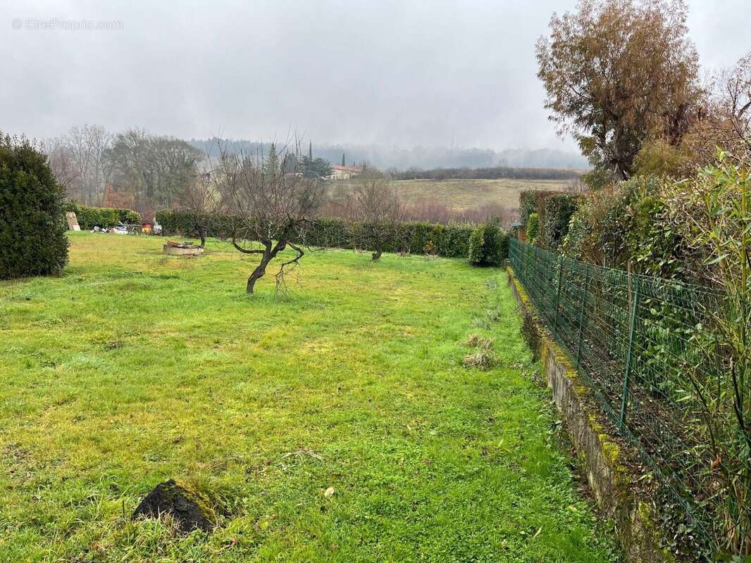 02 limite SE du terrain avec passage TA le longE - Terrain à AUCH