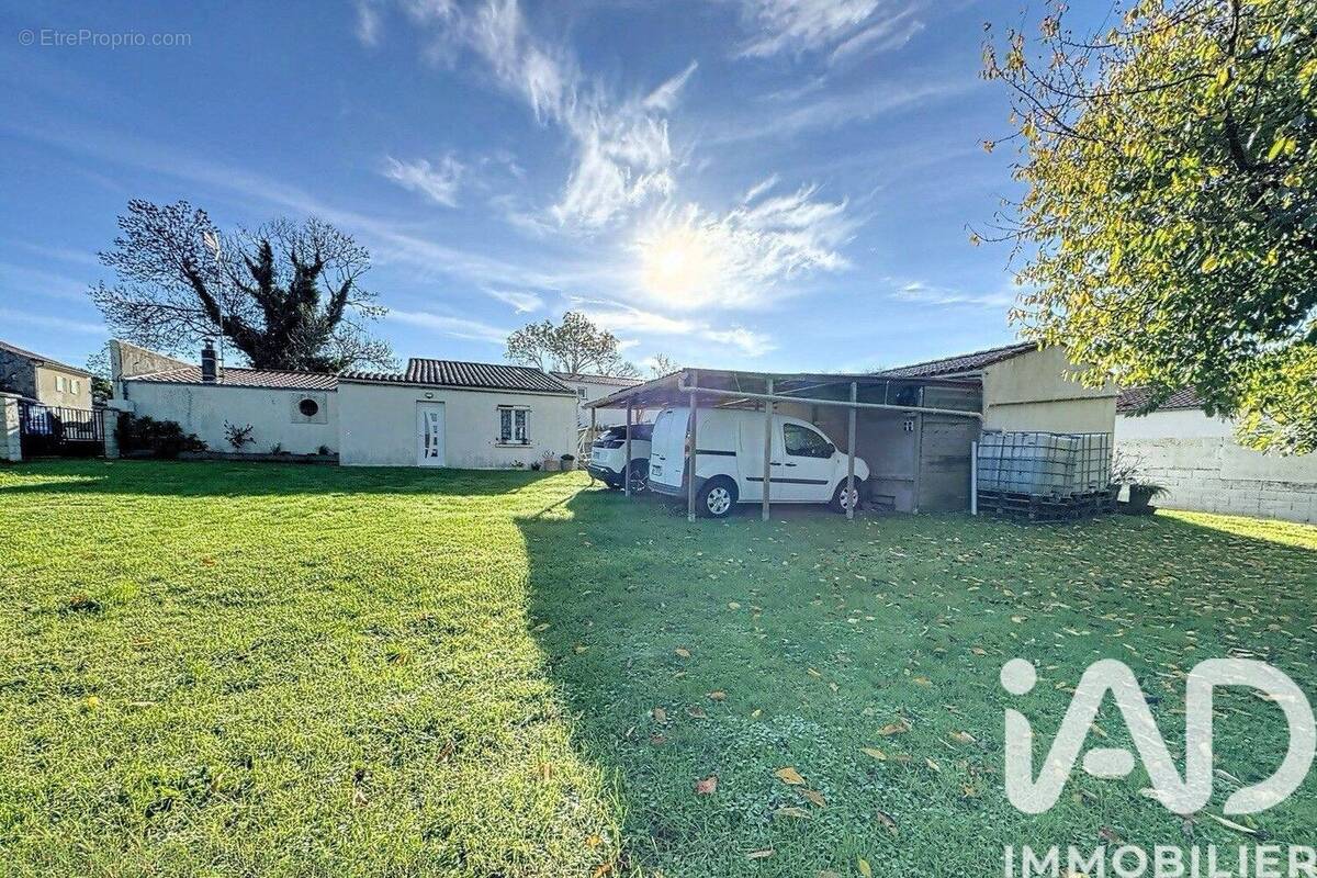 Photo 1 - Maison à SAINT-LAURENT-DE-LA-PREE