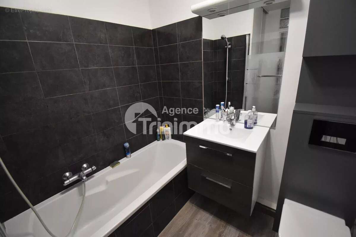 Appartement à SAINT-ANDRE-DE-LA-ROCHE