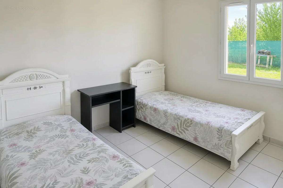Maison 4 chambres avec jardin à Lagrave - photo 11