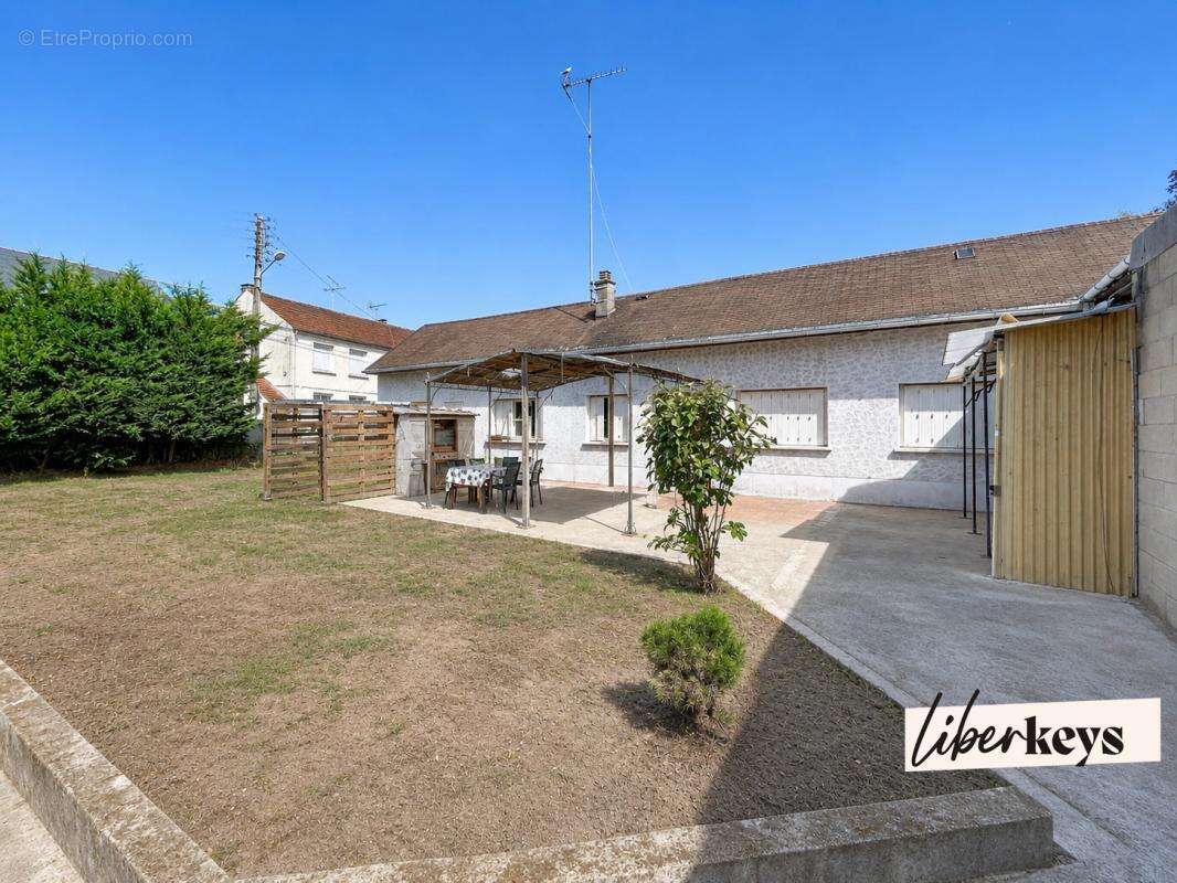 Maison de plain-pied 4 chambres avec grand garage – Orléans (45000) - photo 2