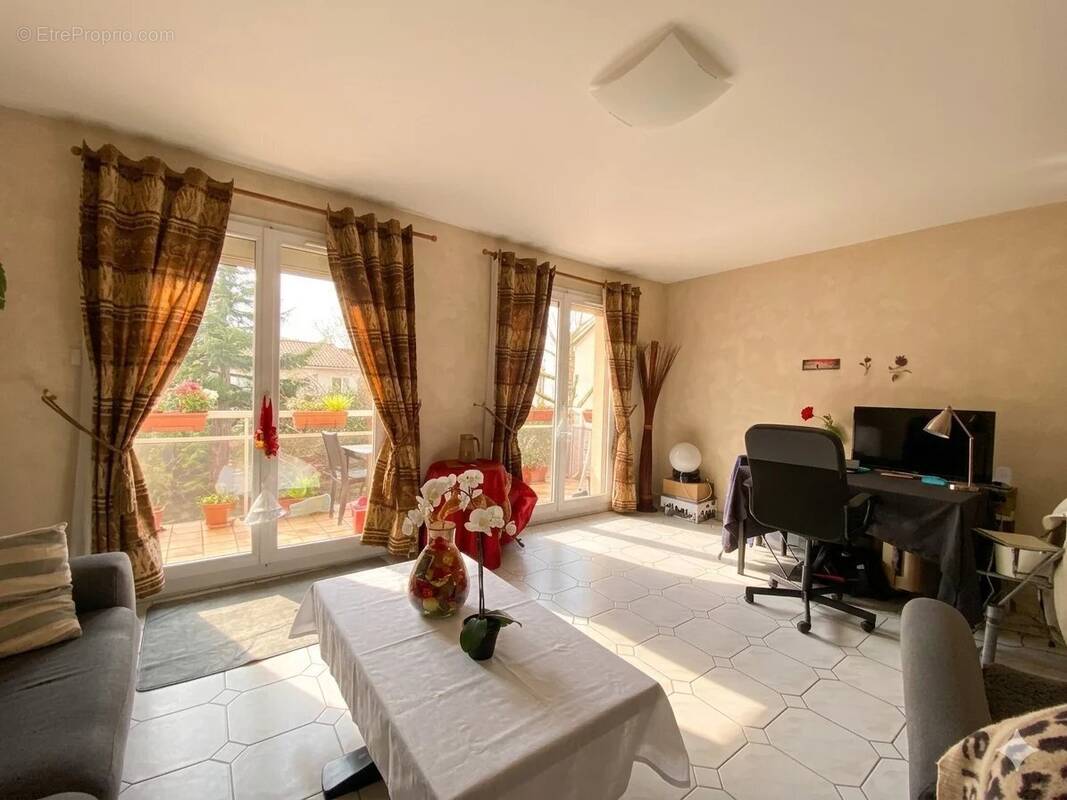 Appartement à LE PLESSIS-TREVISE