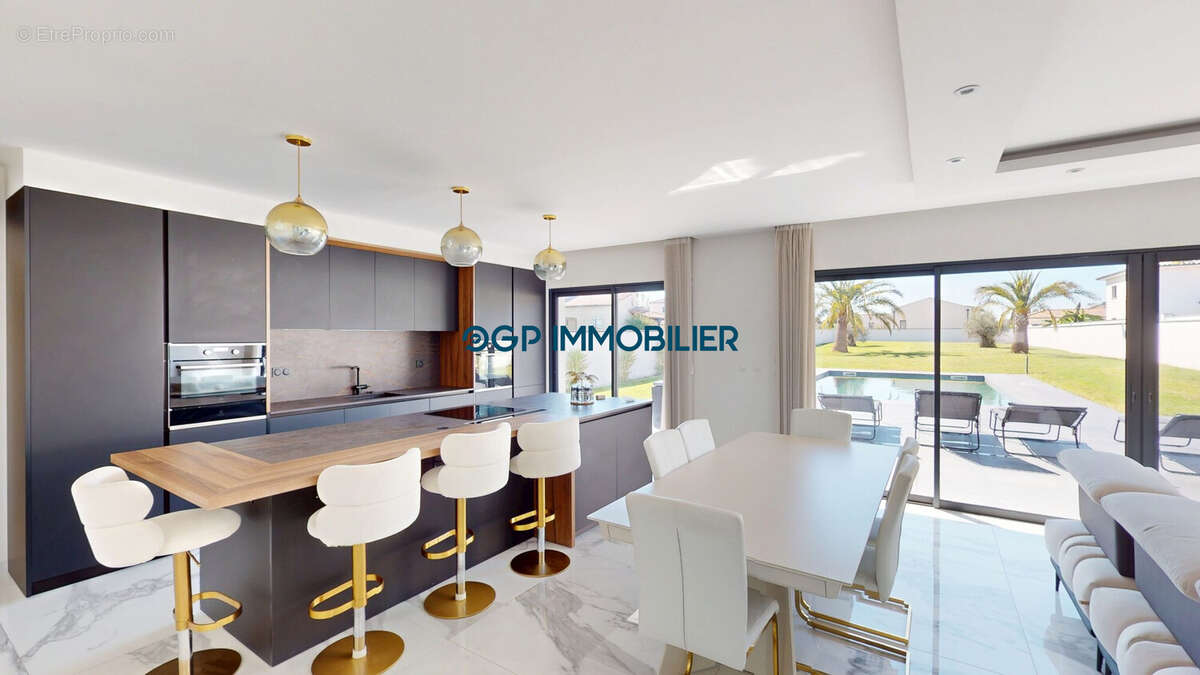 Maison à LA SALVETAT-SAINT-GILLES