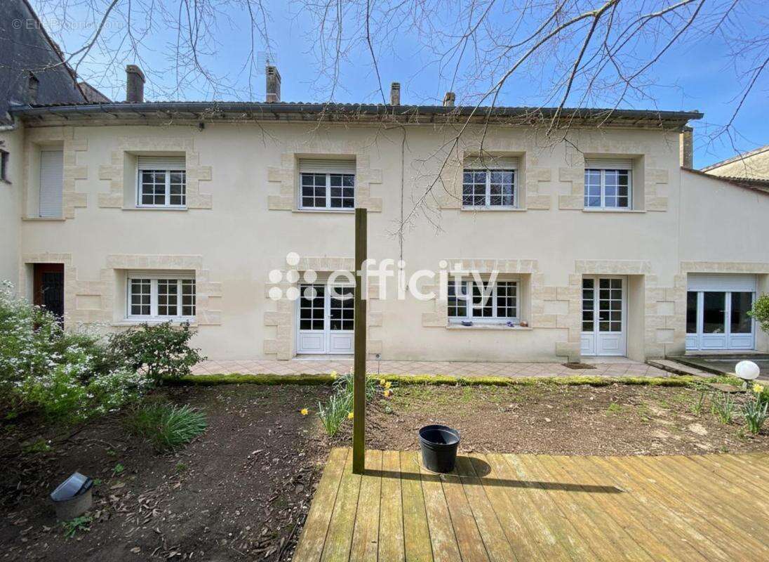 Maison 161 m² à Saint-Andre-De-Cubzac  - photo 11