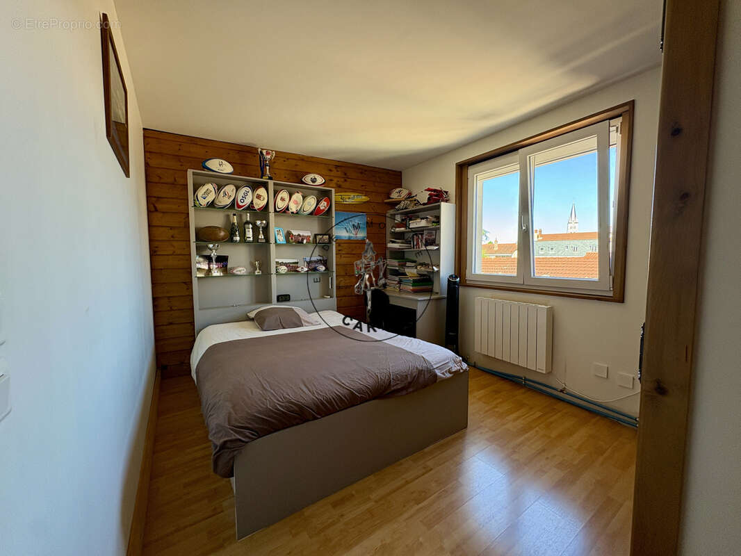 Appartement à SAINT-GENIS-LAVAL