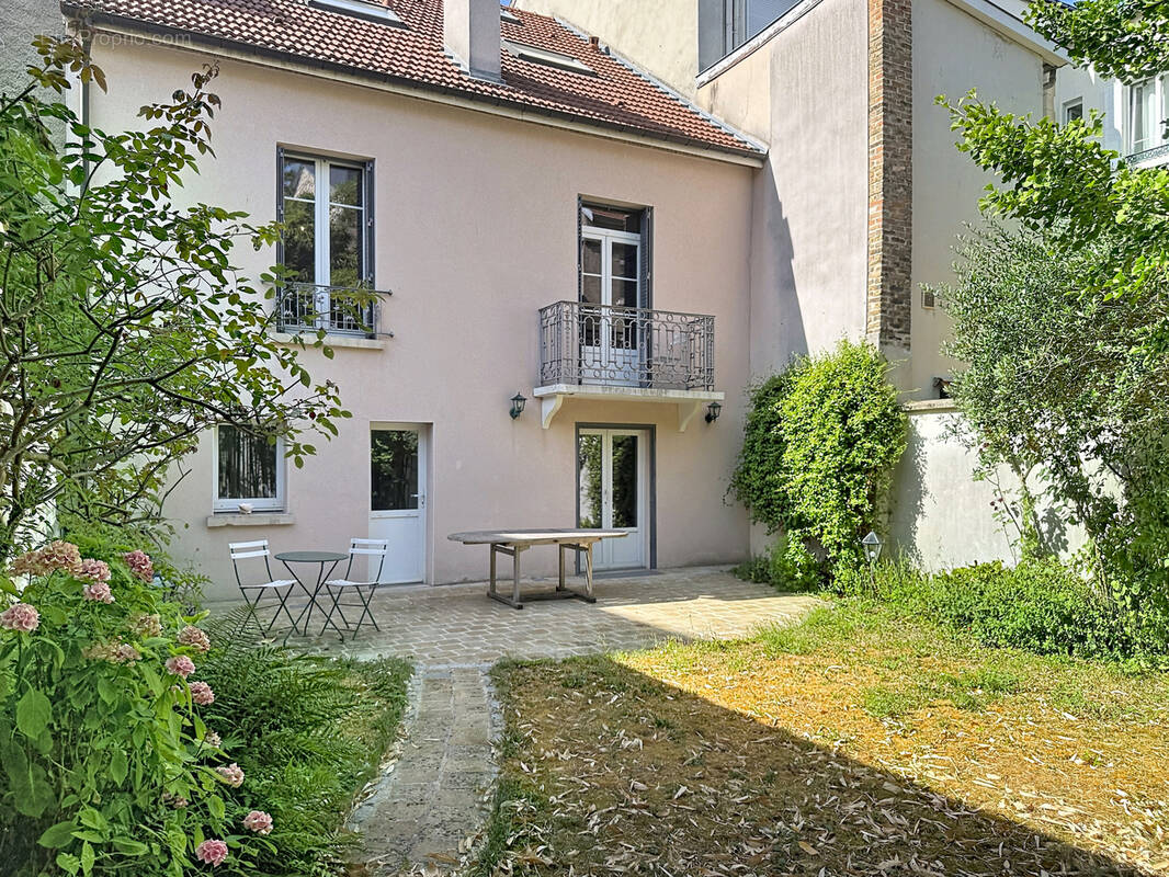 Maison à PARIS-17E