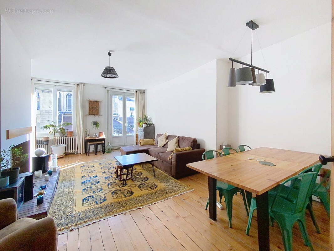 Appartement à SAINT-ETIENNE