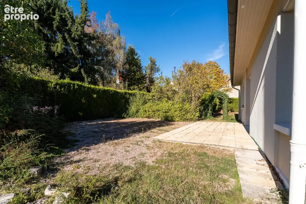 LE BREUIL, villa d'architecte lumineuse de 132 m2 sur sous-sol - photo 5